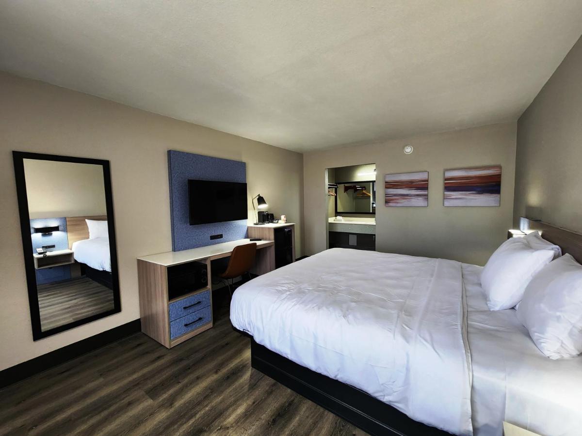 Smart Stay Lafayette Exterior photo