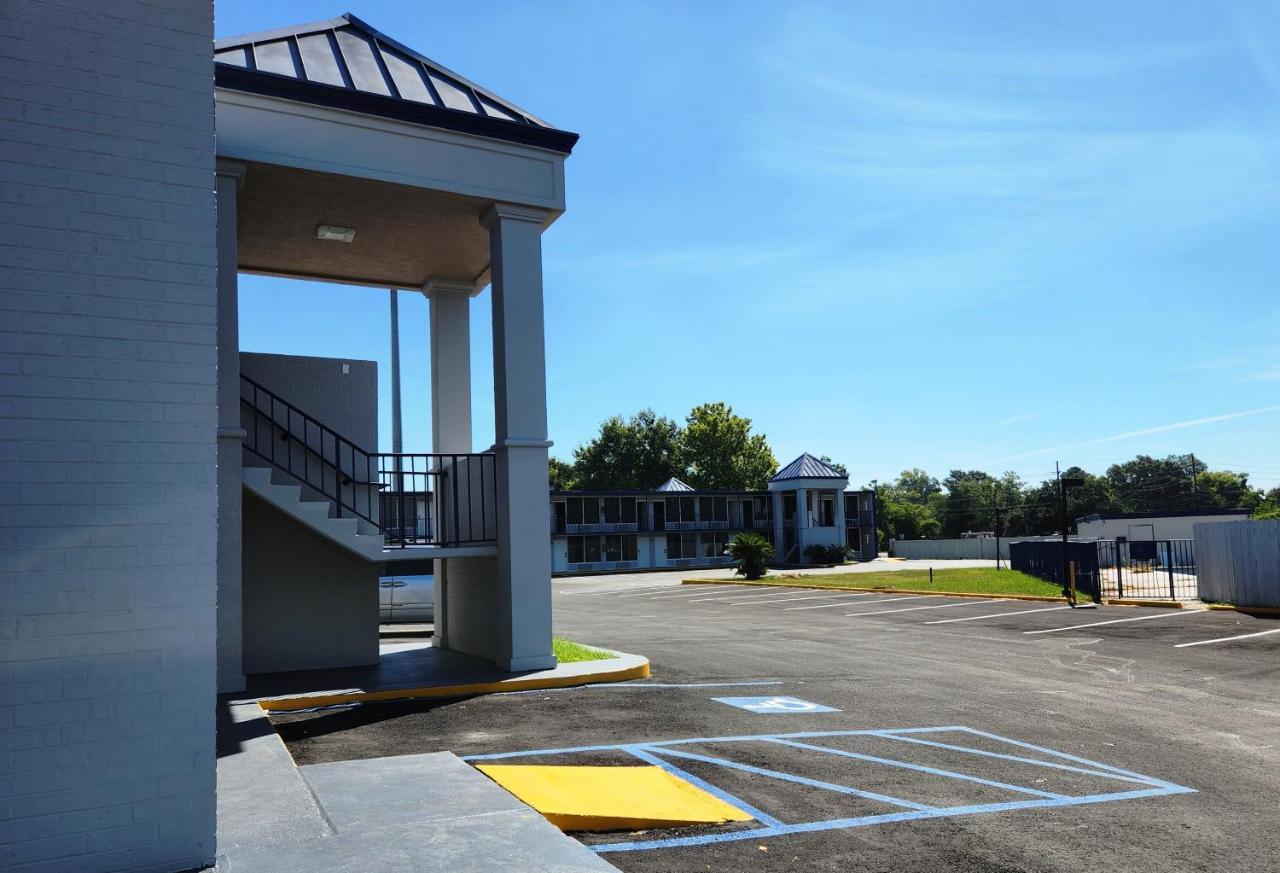 Smart Stay Lafayette Exterior photo