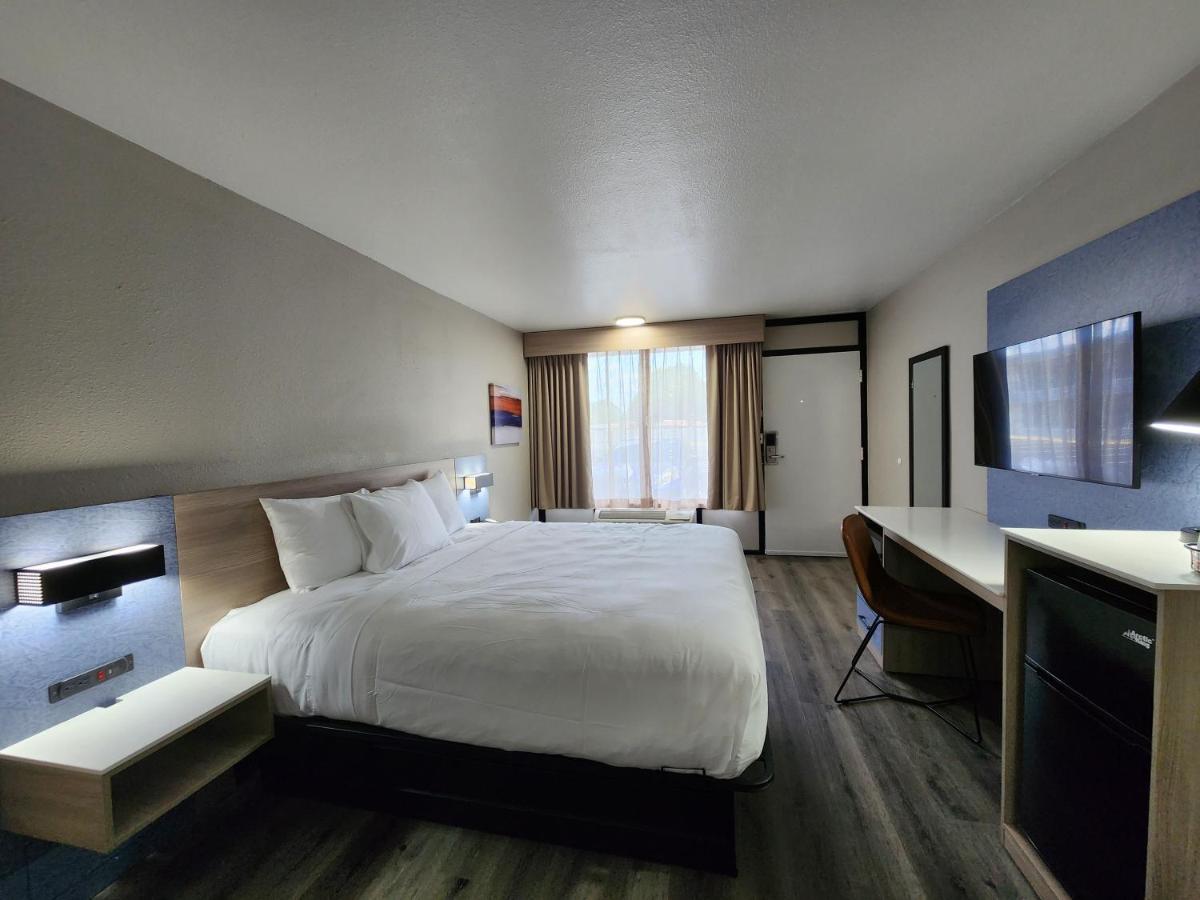 Smart Stay Lafayette Exterior photo